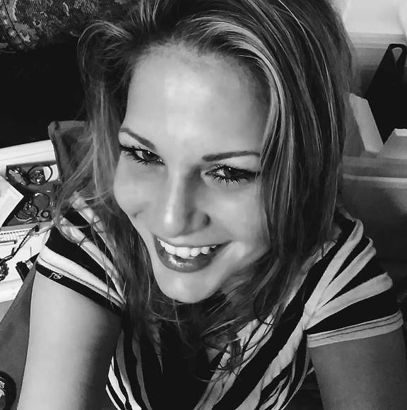 Poshmark profile picture for @lopper